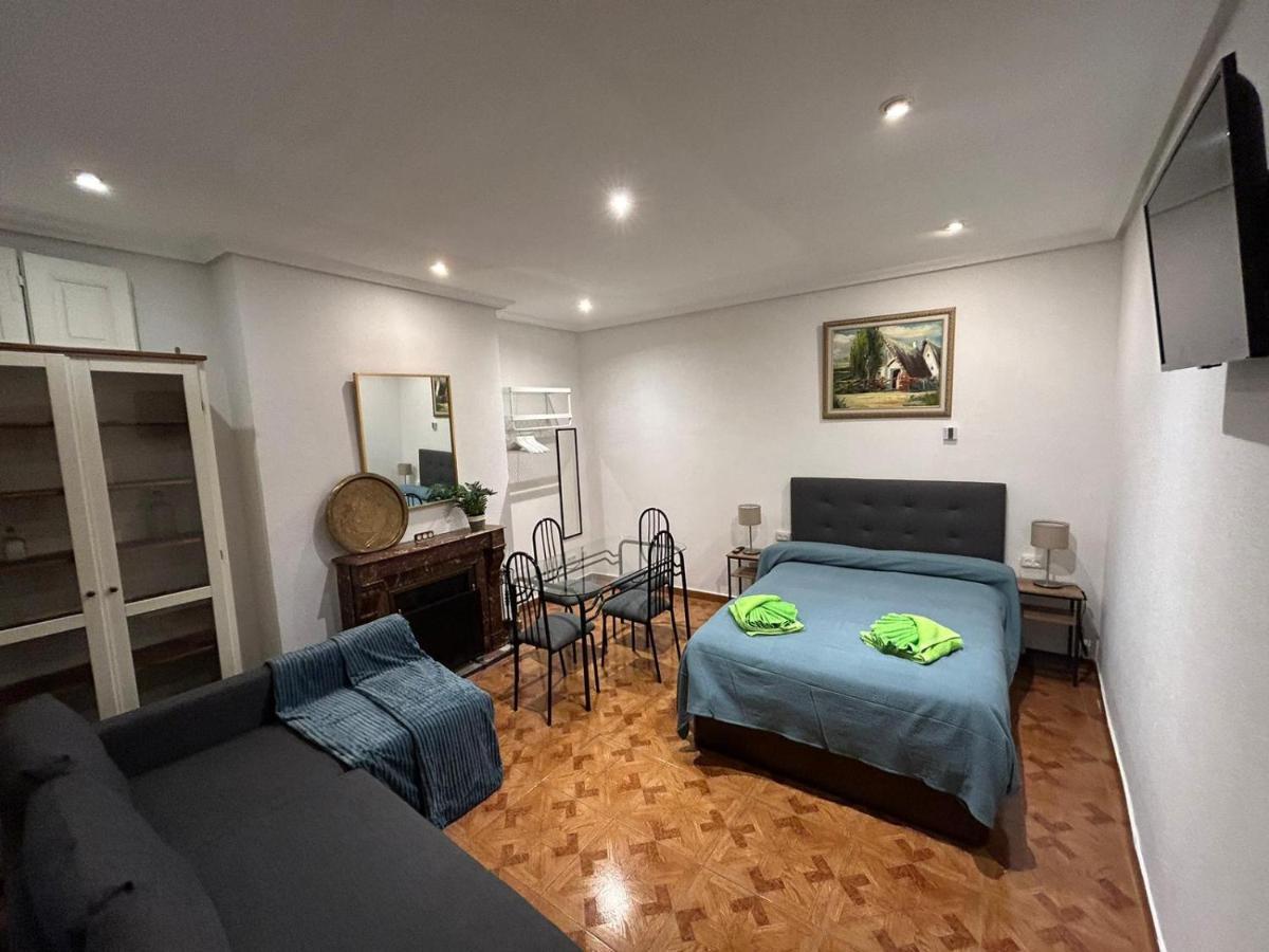 Habitaciones Figueroa Madrid Exterior photo